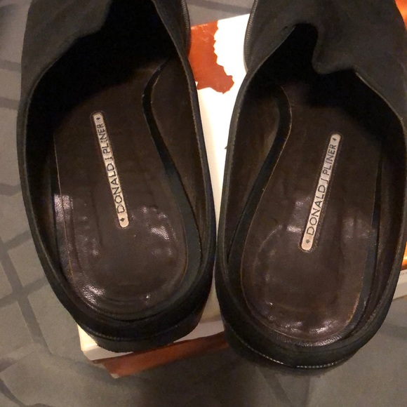 DJP Black Elastic Slip ons - Picture 2 of 5